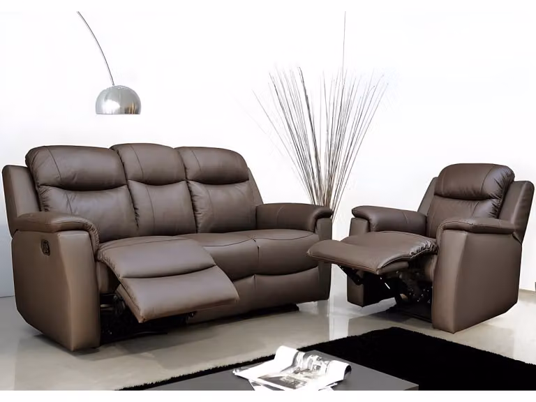 Sillón relax Evasion de Vente-Unique en piel marrón con reposabrazos y mecanismo manual