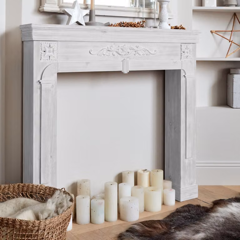 Marco efecto chimenea de madera SWEEEK, Blanco, An: 104 cm, Al: 100 cm, P: 17 cm