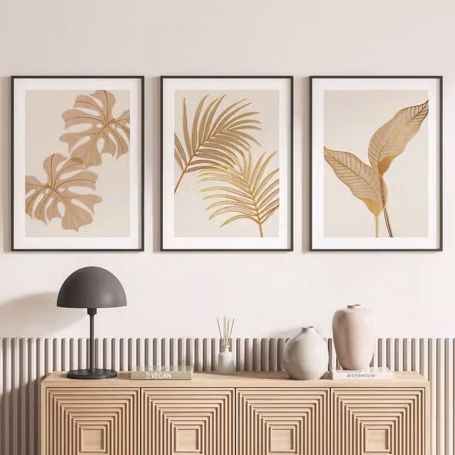 Lote de 3 pósteres decorativos de Lumalea con diseño botánico de hojas de palmera en color beige, An/P: 40 x 50 cm