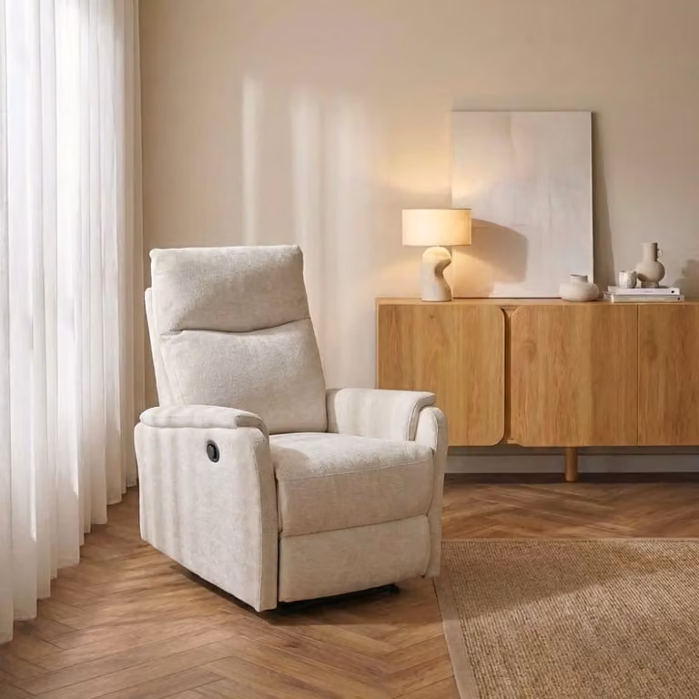 Sillón relax eléctrico de 1 plaza Baita en tejido beige con reposabrazos para salón