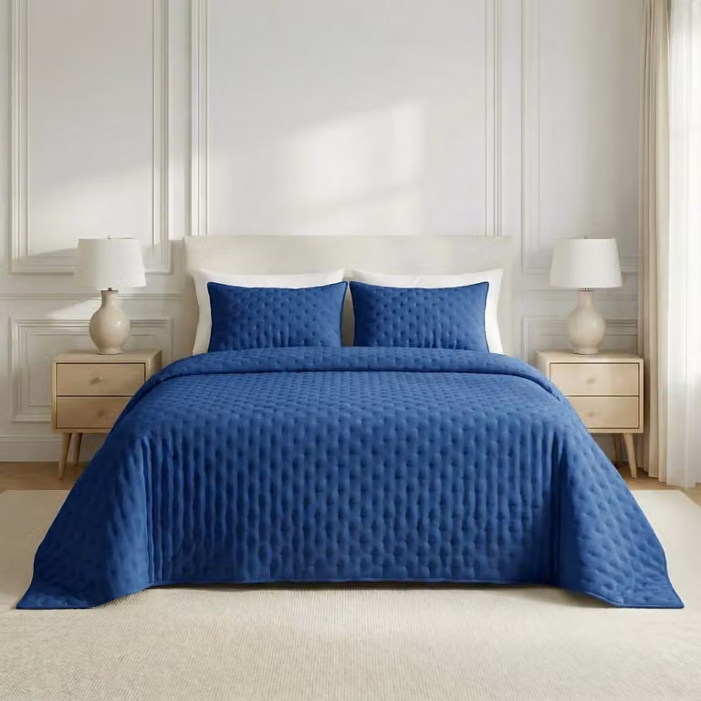 Colcha acolchada de microfibra extra suave en color azul para cama de 250 x 270 cm