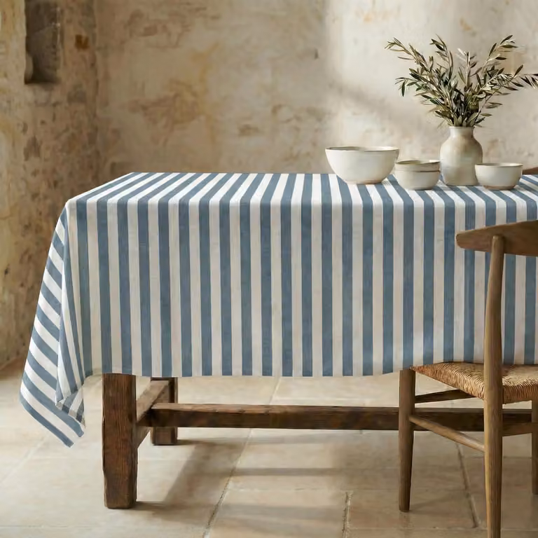 Mantel antimanchas Muare Home de algodón con diseño de rayas en azul y blanco, An/P: 155 x 155 cm