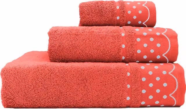 Set de 3 piezas de toallas de baño Briebe con diseño de lunares en color rosa, fabricadas en rizo de 100% algodón de 450 g/m²