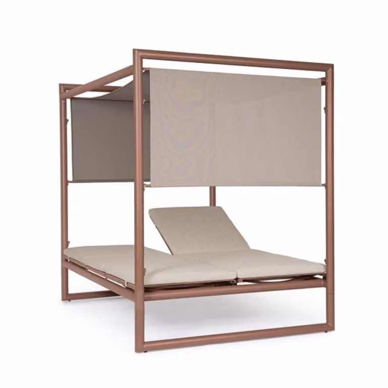 Daybed de aluminio con tumbonas reclinables y dosel de Konte.Design en color beige