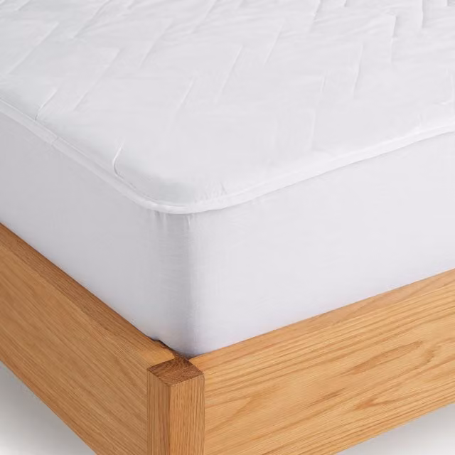 Protector de colchón acolchado El Corte Inglés de algodón clásico, impermeable, transpirable y antialérgico, color blanco, 135 x 190 cm