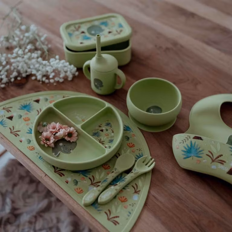 Cuenco de silicona con ventosa Sassi Junior verde libre de BPA
