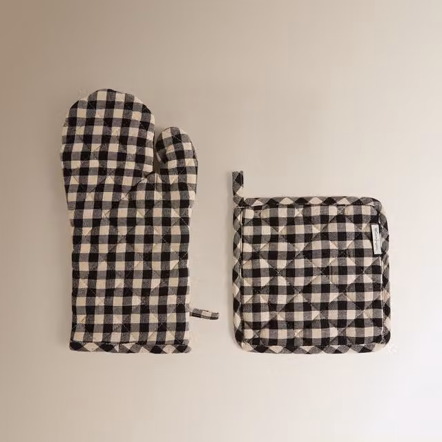Set de manopla y agarrador Mini Vichy de El Corte Inglés en algodón color negro para adultos