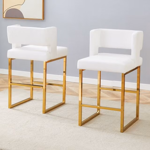 Lote de 2 taburetes de bar DREAMMESPACE de estilo nórdico con forma cuadrada, tapizados en piel sintética blanca y patas de metal dorado para tu cocina