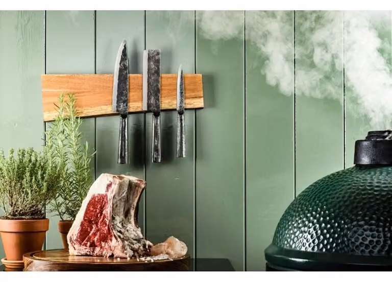 Juego de 3 cuchillos de acero inoxidable forjado con mango de madera y barra magnética en color gris y plata, incluye cuchillo de chef, cuchillo de deshuesar y cuchillo de utilidad, hoja de 12,5 cm