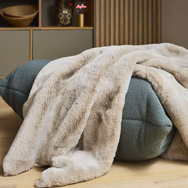 Manta de piel sintética beige Future Home An/P/Al: 130 x 150 cm