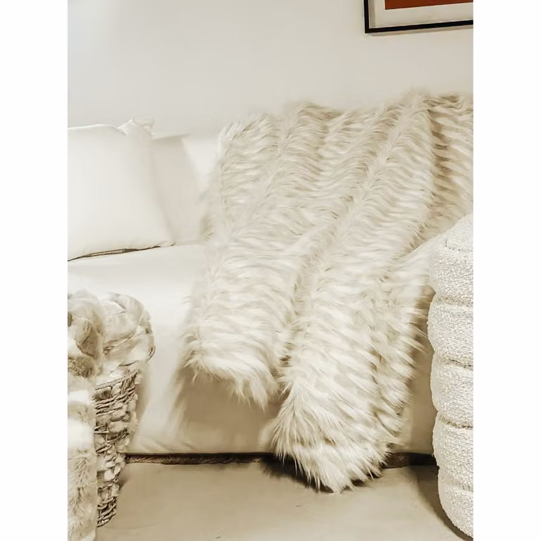 Manta de piel sintética blanca fluffy MX HOME
