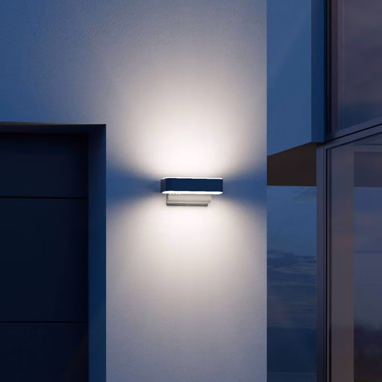 Aplique de pared LED STEINEL con sensor de movimiento y crepuscular para jardín, color gris y negro, acabado en aluminio y metal con iluminación up/down