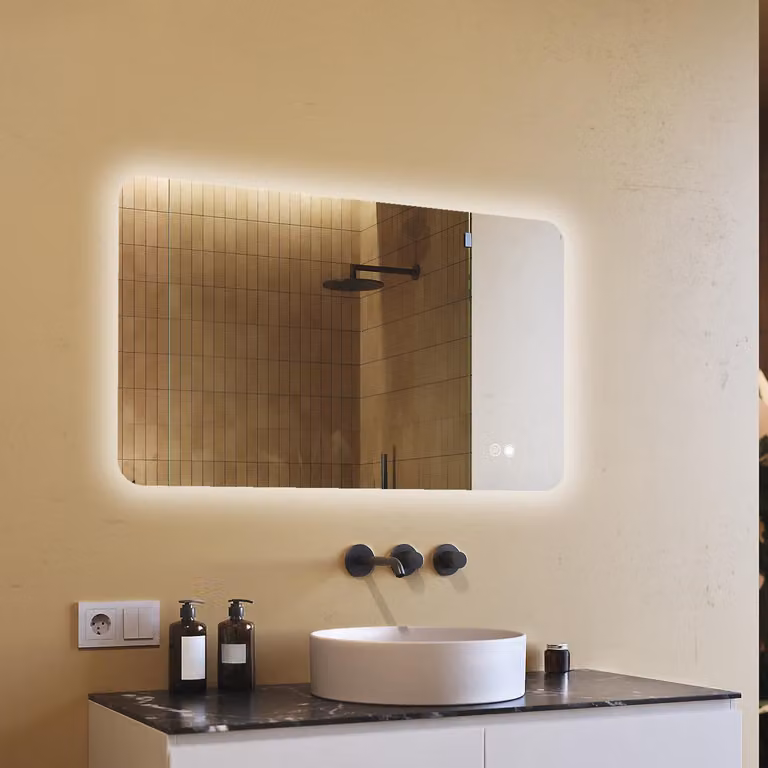 Espejo de baño Artforma con iluminación LED, sensor táctil y diseño orgánico de bordes redondeados, An/Al: 120 x 70 cm