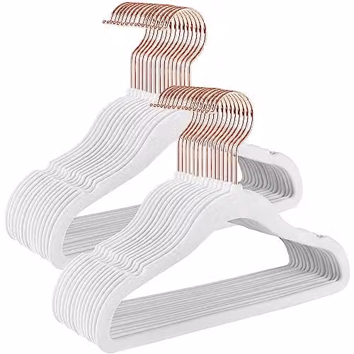 Juego de 50 perchas infantiles de terciopelo SONGMICS en color blanco con ganchos de oro rosa, antideslizantes y con gancho giratorio