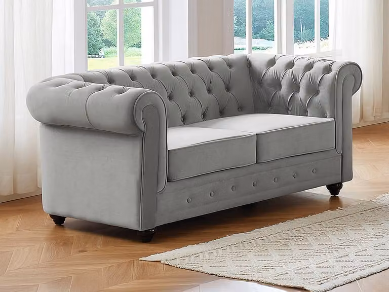 Sofá Chesterfield de 2 plazas en terciopelo gris de VENTE-UNIQUE An/P/Al: 165 x 72 x 88 cm