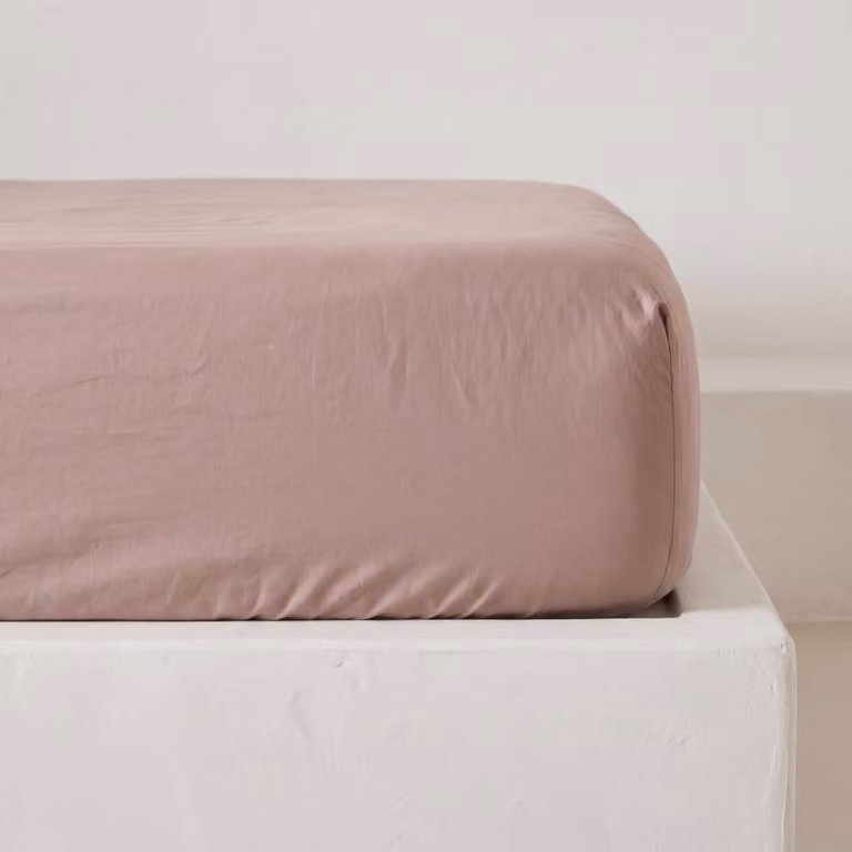 Sábana bajera ajustable de algodón GAMUSI en color rosa o blanco, transpirable, An/P/Al: 160 x 200 x 30 cm