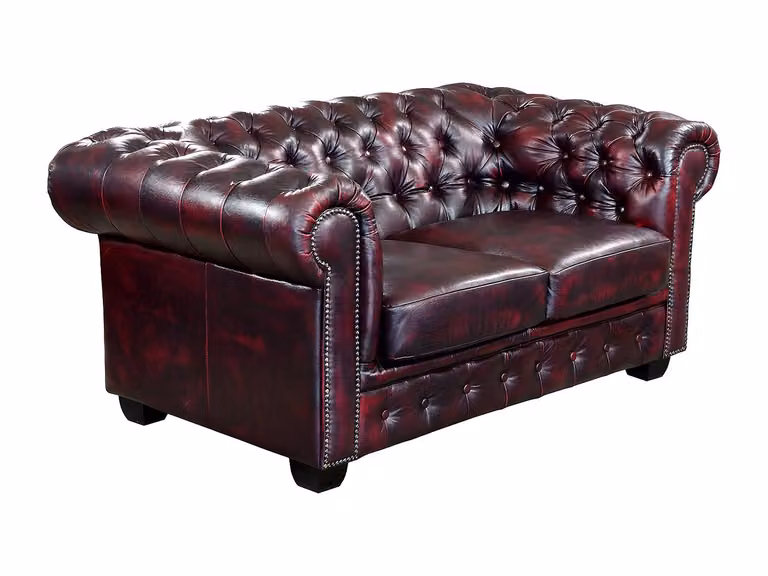 Sofá Chesterfield de 2 plazas VENTE-UNIQUE en piel de búfalo color rojo con estructura de madera sólida