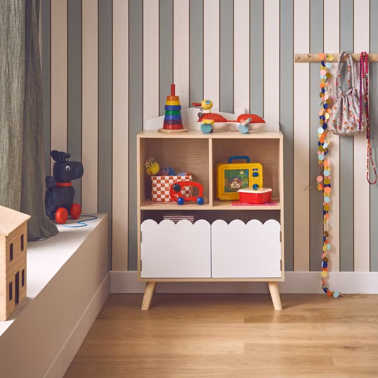 Librería infantil Sweeek de 2 estantes y 2 puertas, blanco, An/P/Al: 60 x 30 x 82 cm