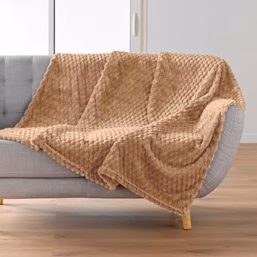 Plaid Mini Frosty de Douceur d'Interior en color marrón, textura fluffy de franela con relieve liso, An/P: 125 x 150 cm