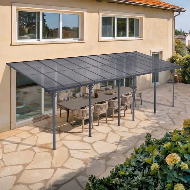 Pérgola adosada y carport Cazeboo Kléo de aluminio gris con cubierta de policarbonato transparente de 24 m²