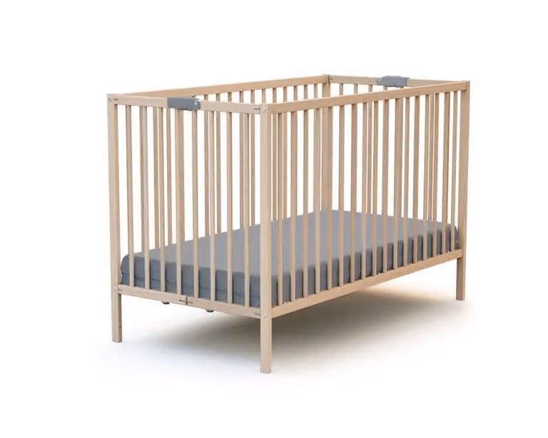 Cuna plegable Webaby de madera de haya en color madera natural para bebés An/P/Al: 120 x 60 x 64,5 cm