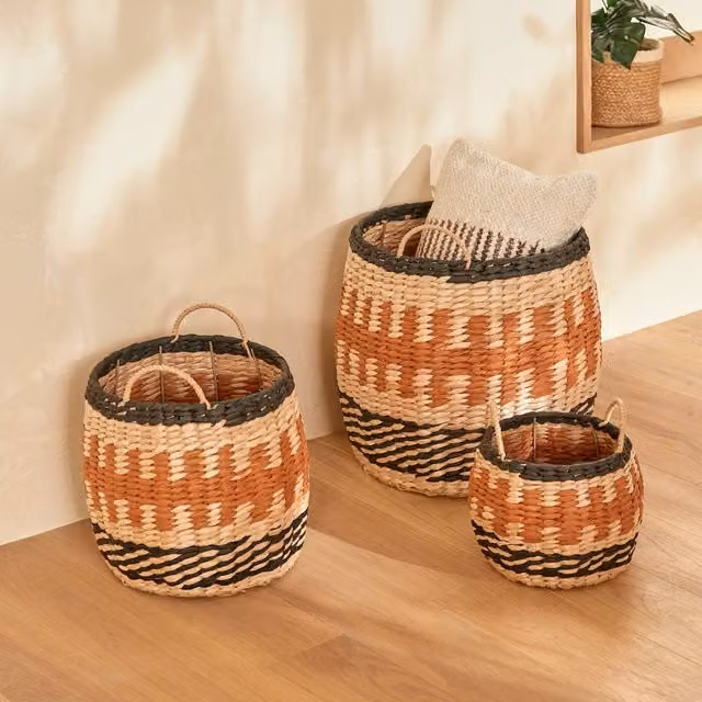 Cesta Wonja de Atmosphera en color naranja con asas y tejido abierto de 32 x 32 cm