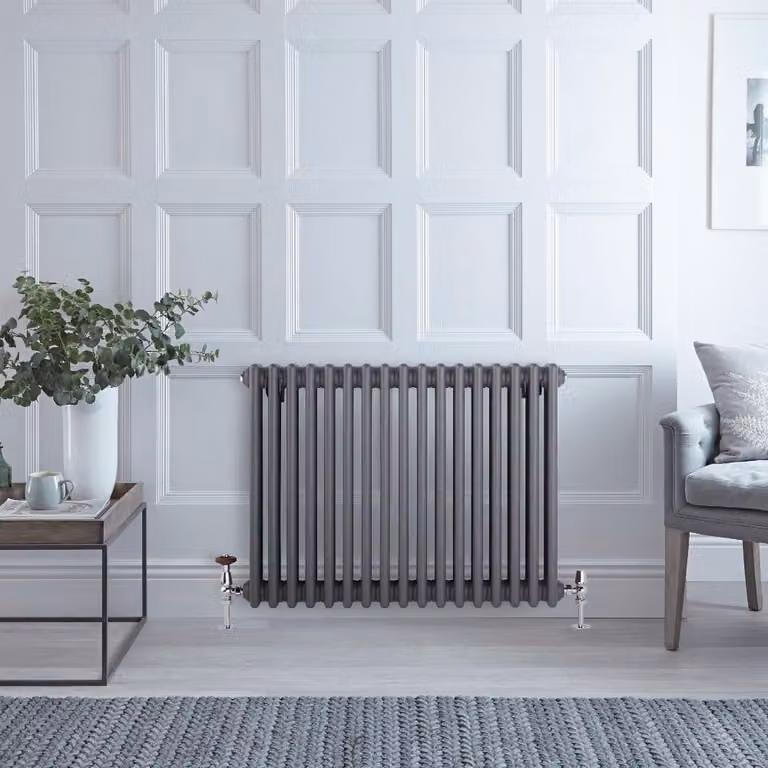 Radiador de columnas horizontal Regent de Hudson Reed en color antracita, An: 60 cm, Al: 78,5 cm