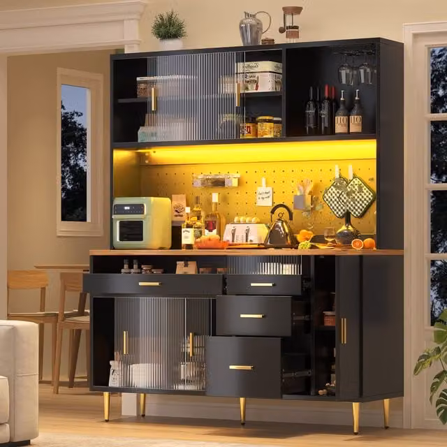 Aparador alto MODENVIE negro con puertas correderas de vidrio, estantes internos, iluminación LED y botellero, An/P/Al: 145 x 39 x 171 cm