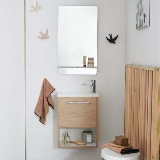 Conjunto de mueble de lavabo Nika con espejo y estante de madera de roble con acabado mate para baño de estilo minimalista