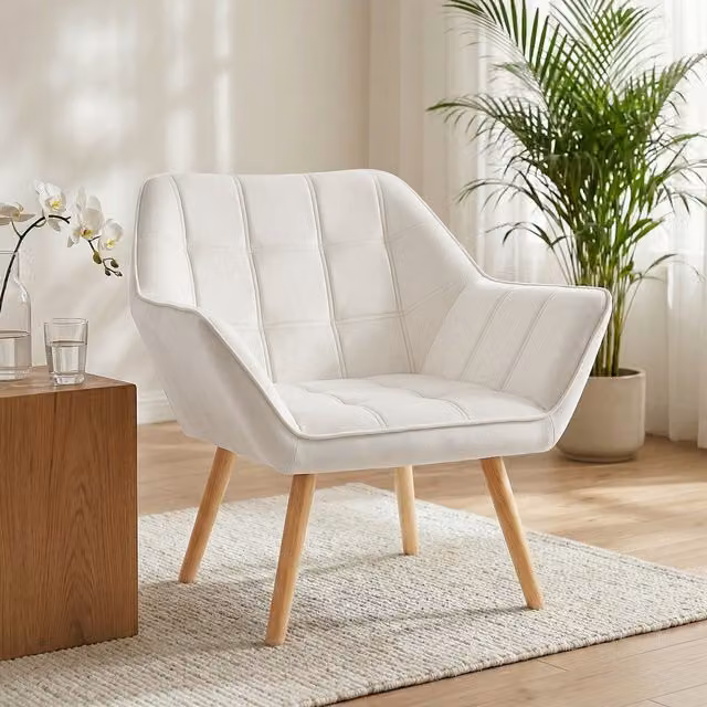 Butaca de salón Homcom en terciopelo beige con estructura de madera de caucho, An/P/Al: 67 x 61.5 x 71 cm