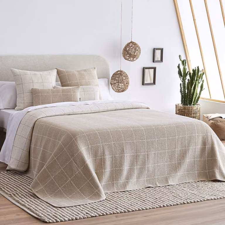 Colcha reversible NAF NAF de algodón beige An/P/Al: 250 x 270 cm