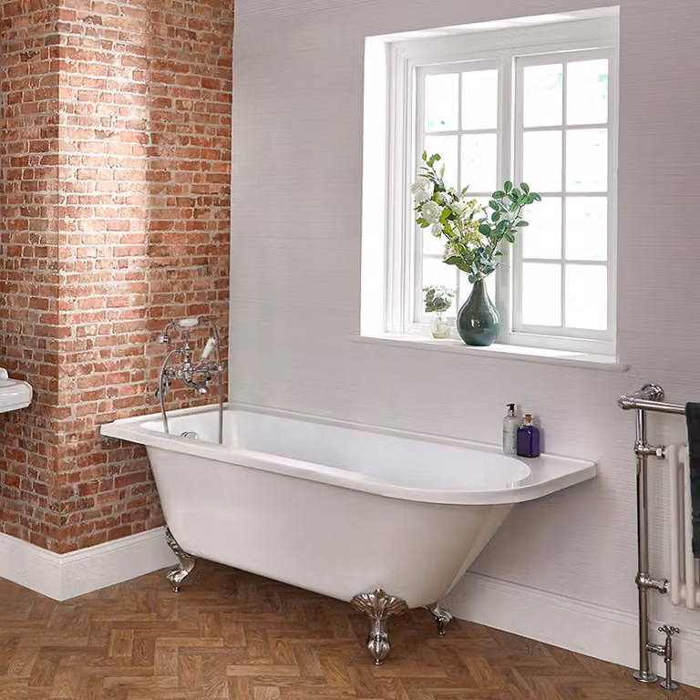 Bañera de esquina exenta Hudson Reed en color blanco con versión izquierda y material acrílico An/P/Al: 168,5 x 75 x 75 cm