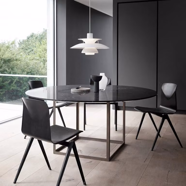 Lámpara colgante de diseño Louis Poulsen PH 5 500 en color blanco y acabado de aluminio, atenuable para salón o comedor