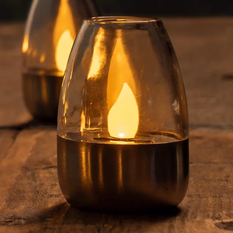 Juego de 10 lámparas de mesa solares LED Lindby Pedas en color gris para jardín