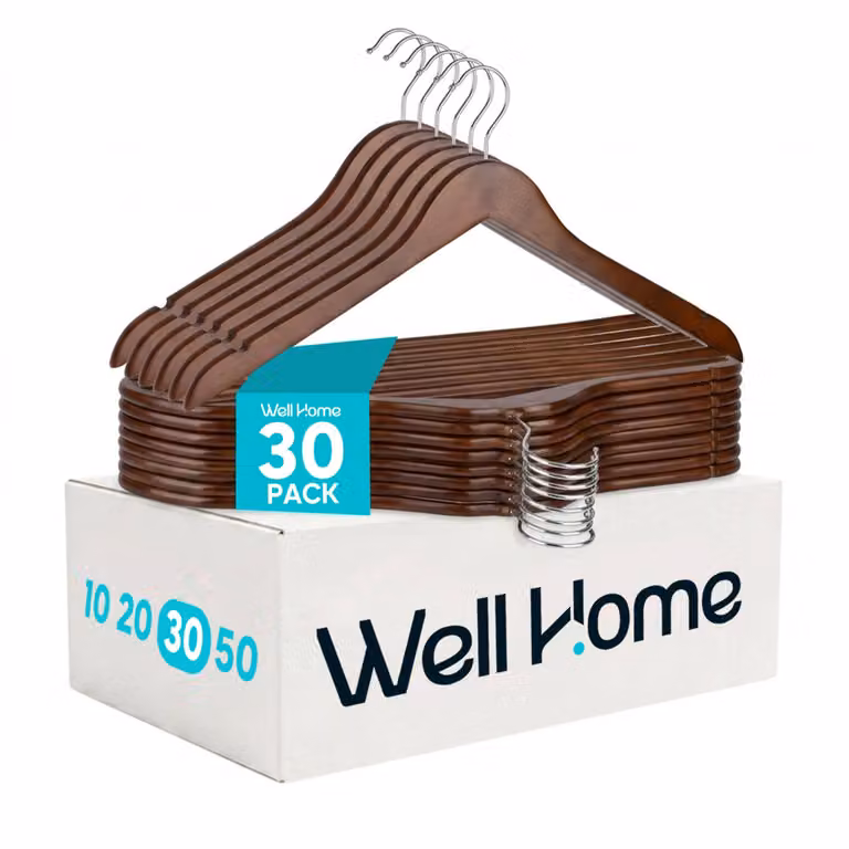 Pack de 30 perchas de madera robusta Wellhome en color marrón con gancho giratorio y hombros contorneados