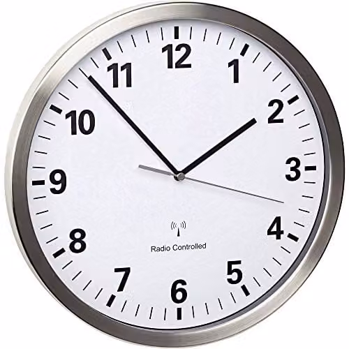 Reloj de pared analógico TFA Dostmann con marco de acero inoxidable y función radio controlada, color blanco y plata, Diámetro: 30 cm
