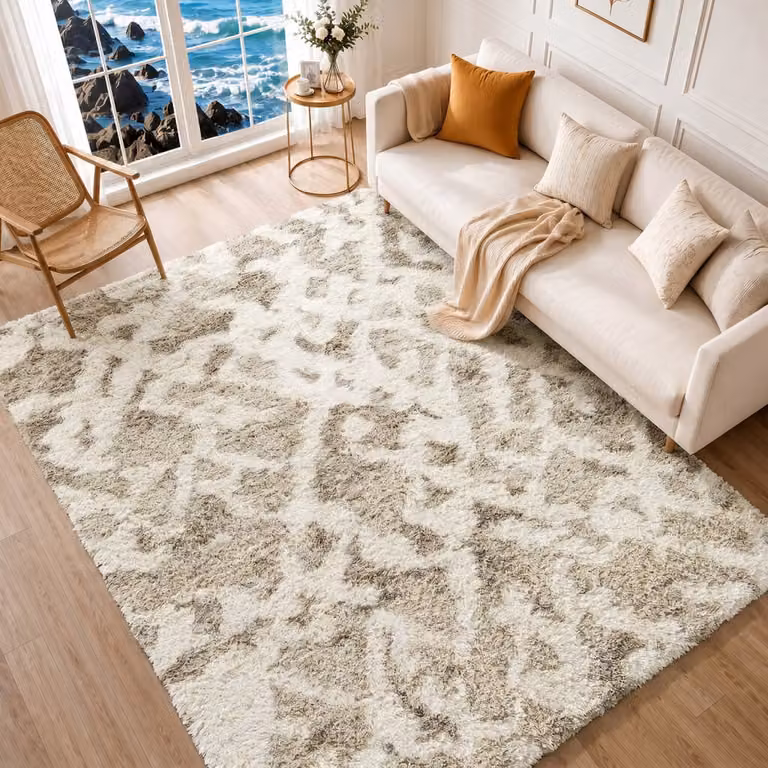 Alfombra shaggy de estilo escandinavo y boho Livabliss en blanco y beige, An/P: 160 x 220 cm