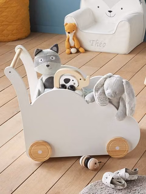 Caja carrito Nube Vertbaudet en color blanco claro con ruedas para habitación infantil