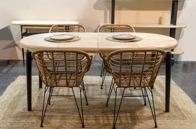 Mesa de comedor extensible Moon de la marca ADEC con forma redonda en madera de roble y metal negro, An/P/Al: ø100-140-180 x 76 cm