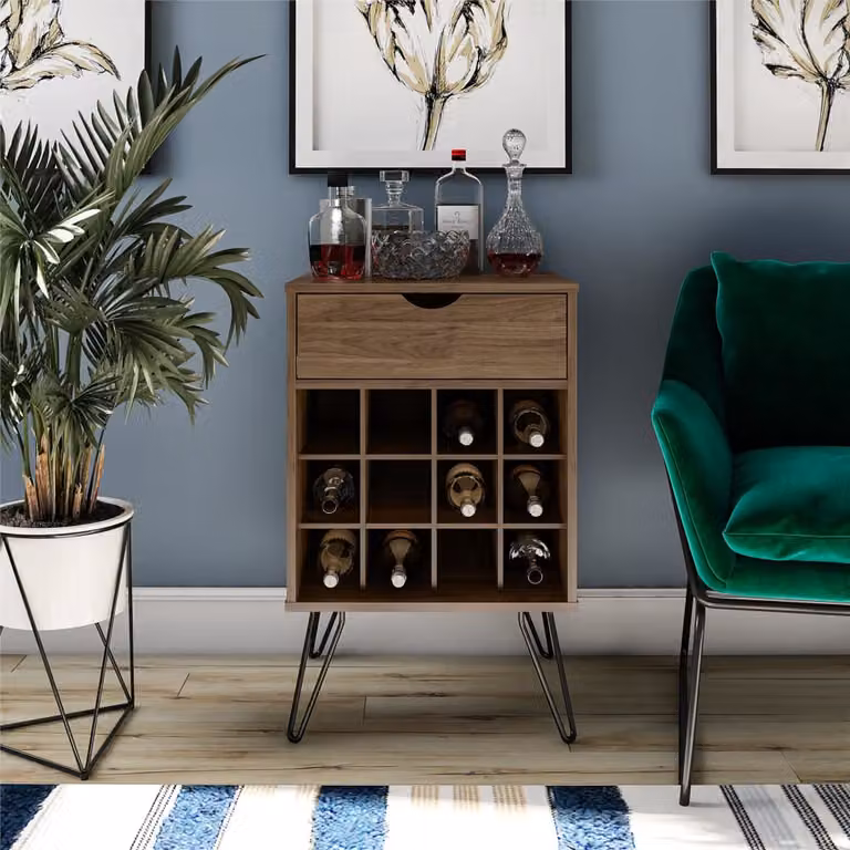 Estante para vinos retro Novogratz en efecto nogal y negro con panel posterior