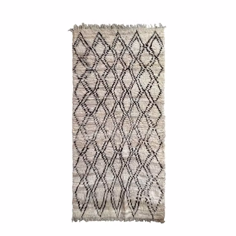 Alfombra bereber marroquí de lana AFK Living en beige y blanco, An/P: 96 x 220 cm