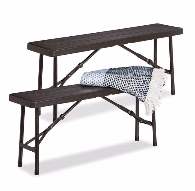 Set de 2 bancos plegables tipo cervecero Relaxdays en color marrón con efecto madera, ideales para jardín, terraza o camping, fabricados en plástico y acero, An/P/Al: 100 x 42 x 25 cm
