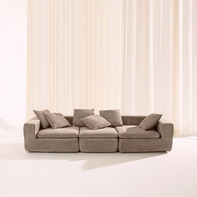Sofá modular de 4 plazas Sweeek en tela de chenilla color beige con cojines incluidos