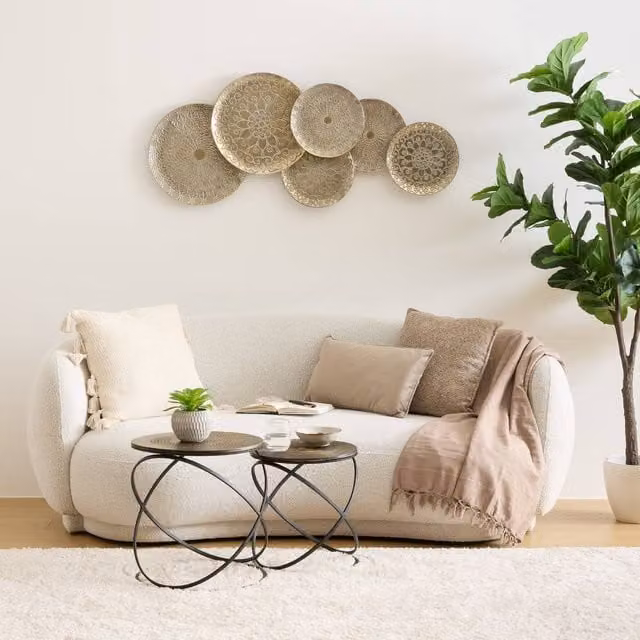 Decoración mural Juno de Atmosphera, diseño geométrico abstracto en metal color oro, An/Al: 51 x 118 cm