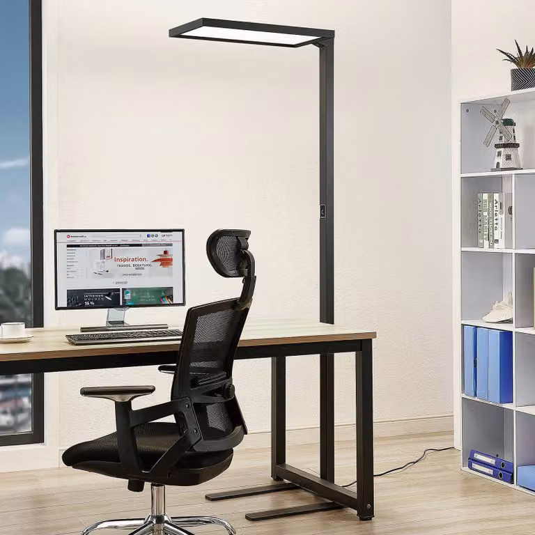 Lámpara de pie LED Arcchio negra de metal con regulación de intensidad y sensor de movimiento para hogar u oficina