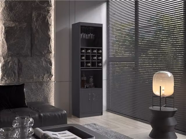 Gabinete para bar Kevil de Tuhome Concept en color wengue con estantes internos, portabotellas y portavases