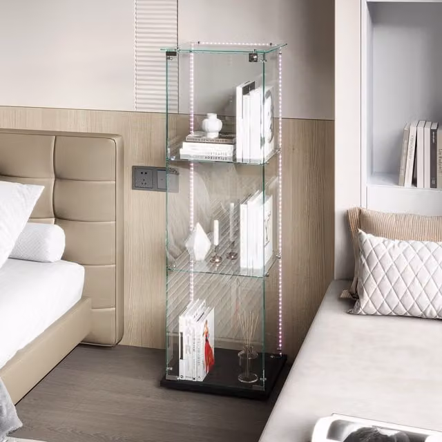 Vitrina de colección SOLKVUNZA en negro con iluminación LED, cerradura y estantes internos de vidrio templado y metal, An/P/Al: 39,8 x 35 x 123,3 cm