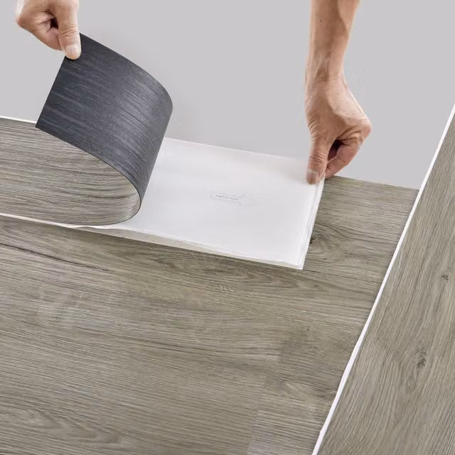 Suelo autoadhesivo de vinilo laminado NEU.HOLZ diseño de madera roble natural, 42 planchas de 5,85 m²