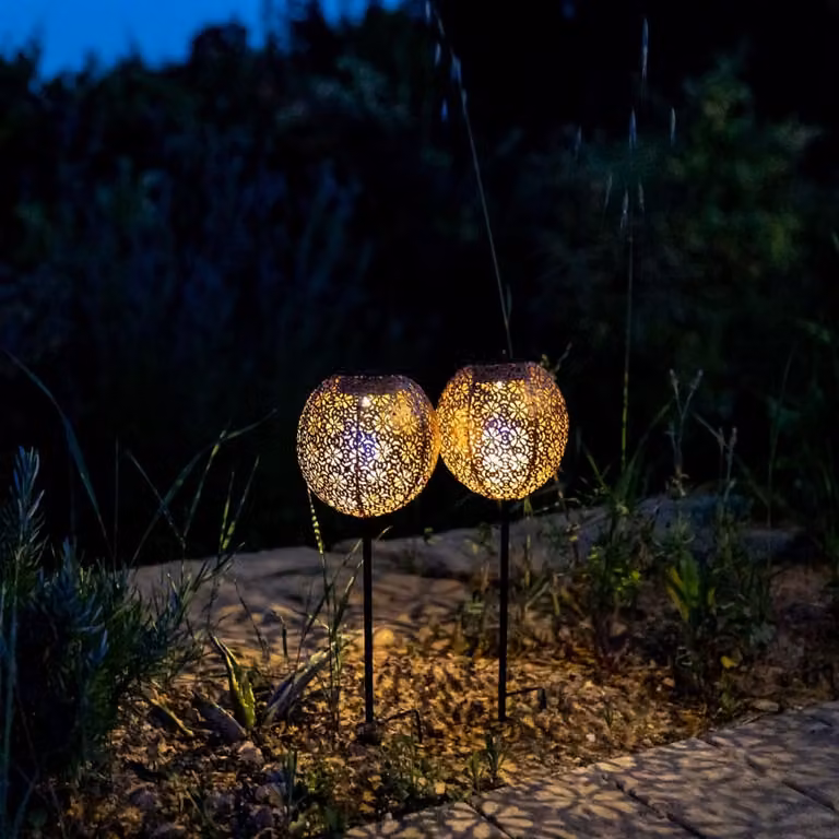 Pack de 2 balizas solares LED Lumisky Agadir de acero y plástico color bronce para jardín con estaca, IP44, Altura: 45 cm