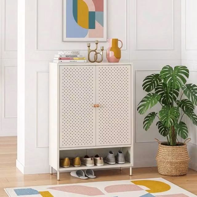 Mueble zapatero Coleraine en blanco de en.casa con 2 puertas y estante de metal, An/P/Al: 80 x 35 x 115 cm